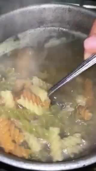 Foto del paso 1 de la receta: Pasta de tres queso 🧀 🍝