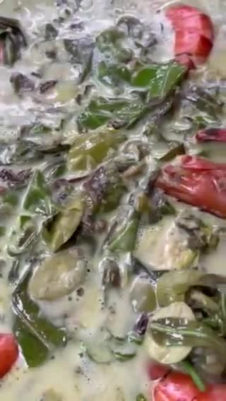 Gambar langkah 3 resipi MASAK LEMAK SAMBAL HIJAU PETAI PUCUK MIDIN & UDANG HARIMAU.