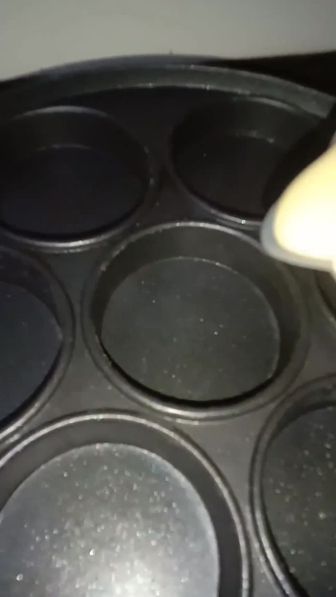 Foto langkah ke 3 dari resep Kue cubit empuk.