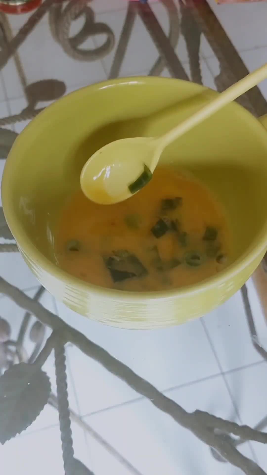 Foto langkah ke 2 dari resep Telur geprek ala anak kost.
