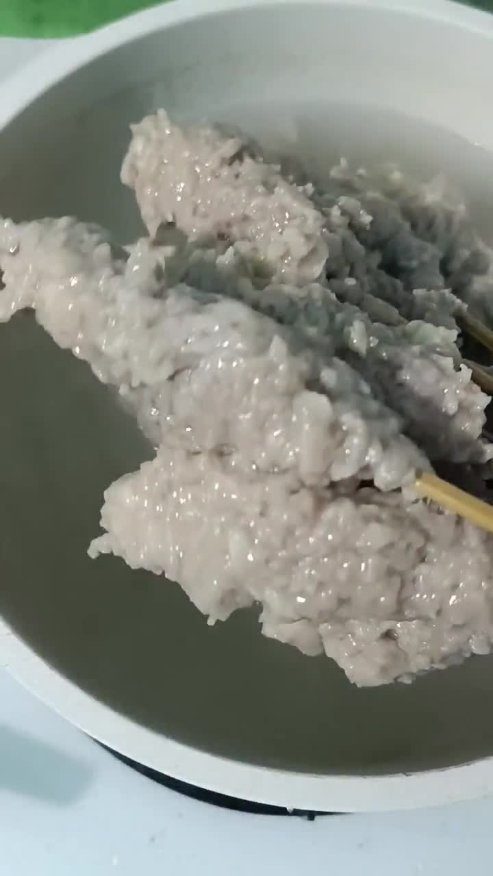 Foto langkah ke 4 dari resep Sempol ayam tepung beras.