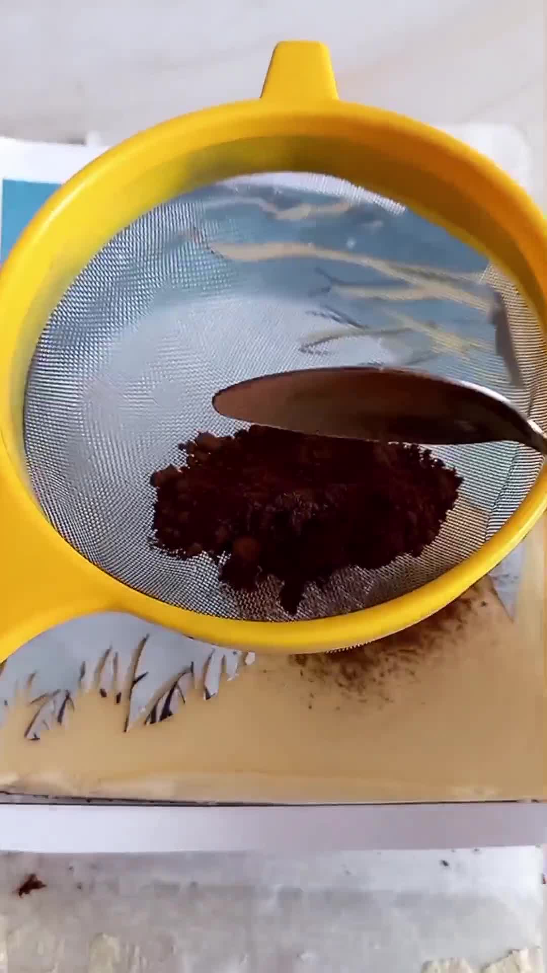 Foto langkah ke 5 dari resep Cake Ketagih Tanpa Terigu, no mixer no oven.
