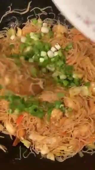 A picture of step 7 of Shrimp Fried Vermicelli/Bihun Goreng Udang.