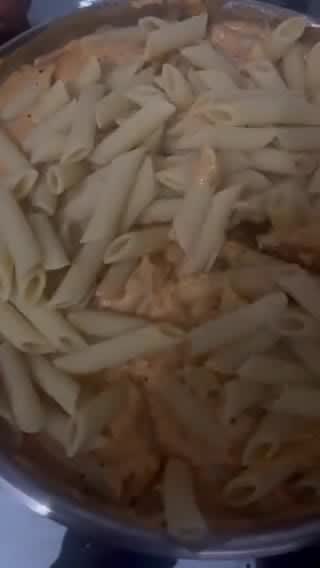 Une image de l'étape 5 de Pâtes à la tomate & parmesan.
