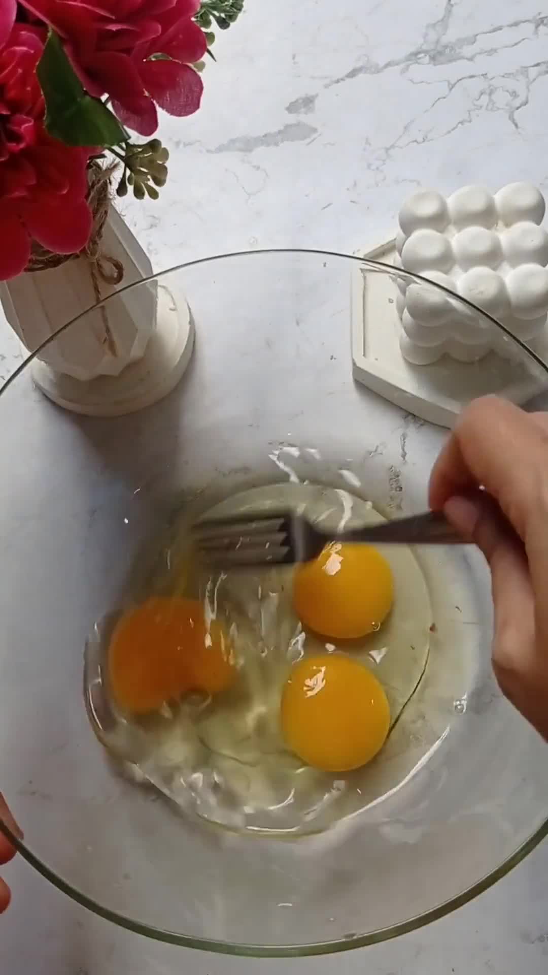 Foto langkah ke 2 dari resep Choco Lava Toast.