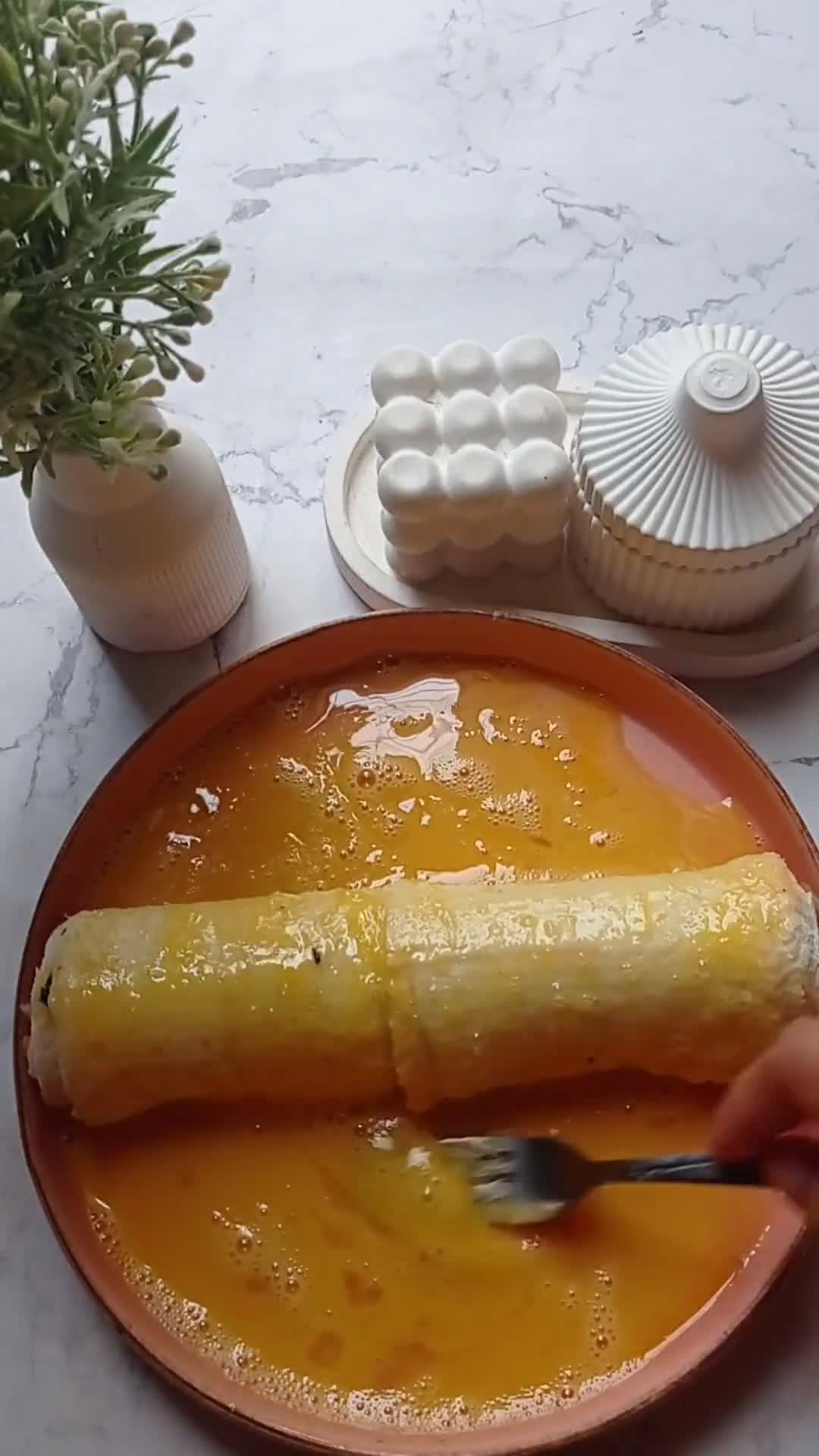 Foto langkah ke 6 dari resep Sushi Roll Roti Tawar.