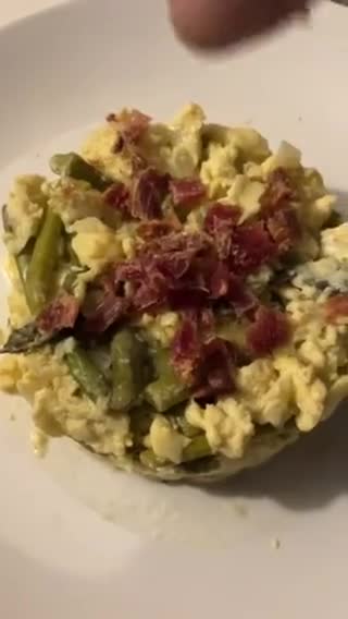 Foto del paso 10 de la receta: Revuelto de espárragos trigueros y cebollita tierna, al vino blanco