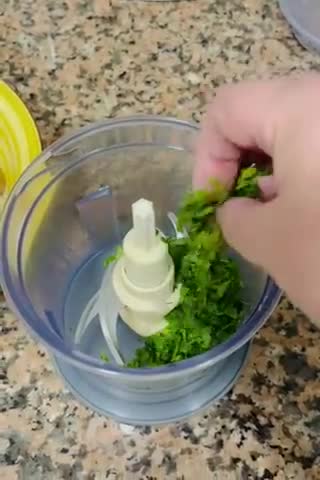 Foto del paso 2 de la receta: Hamburguesa de sepia 🦑 🧄 🌿 🍔
