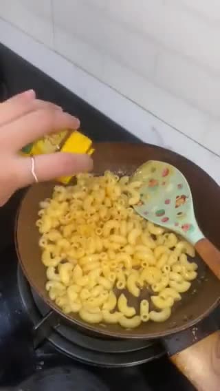 Foto langkah ke 6 dari resep Salted Egg Cheese Macaroni.