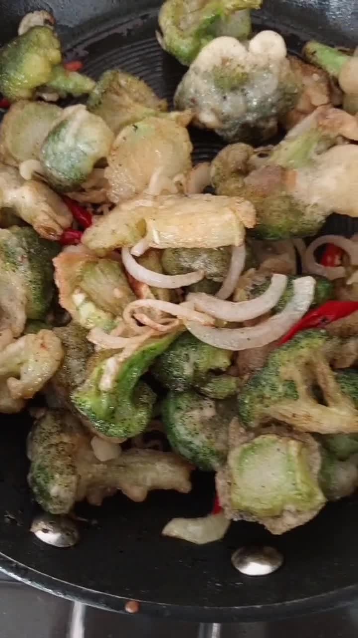 Foto langkah ke 5 dari resep Brokoli Tumis.