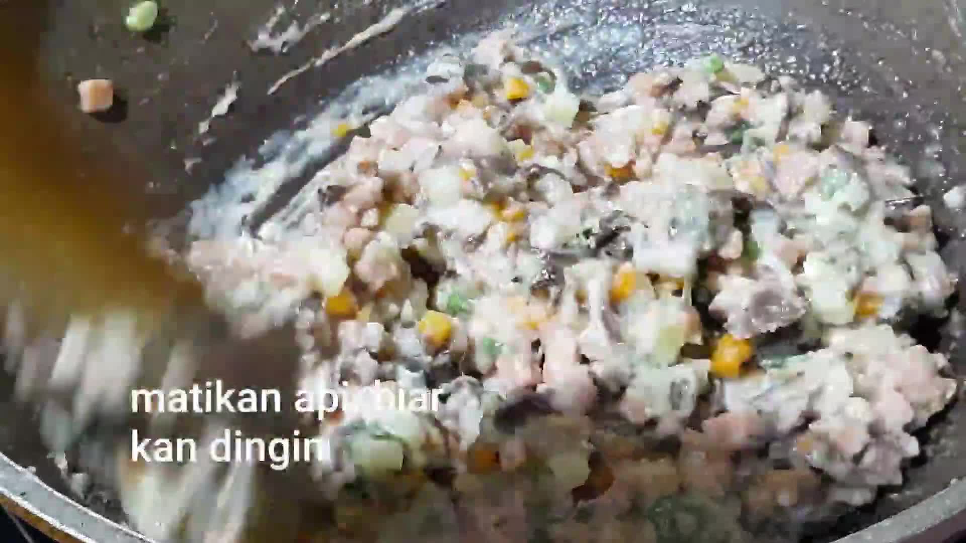 Foto langkah ke 5 dari resep 💕RISOL SAYUR JAMUR KUPING.