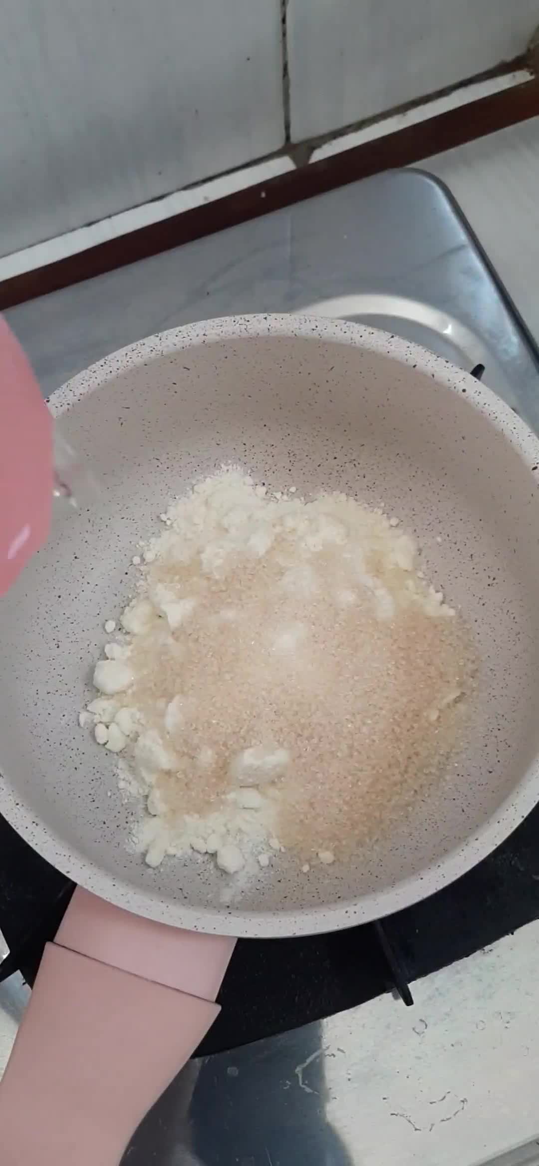 Foto langkah ke 4 dari resep Bubur Sumsum Vla Susu.