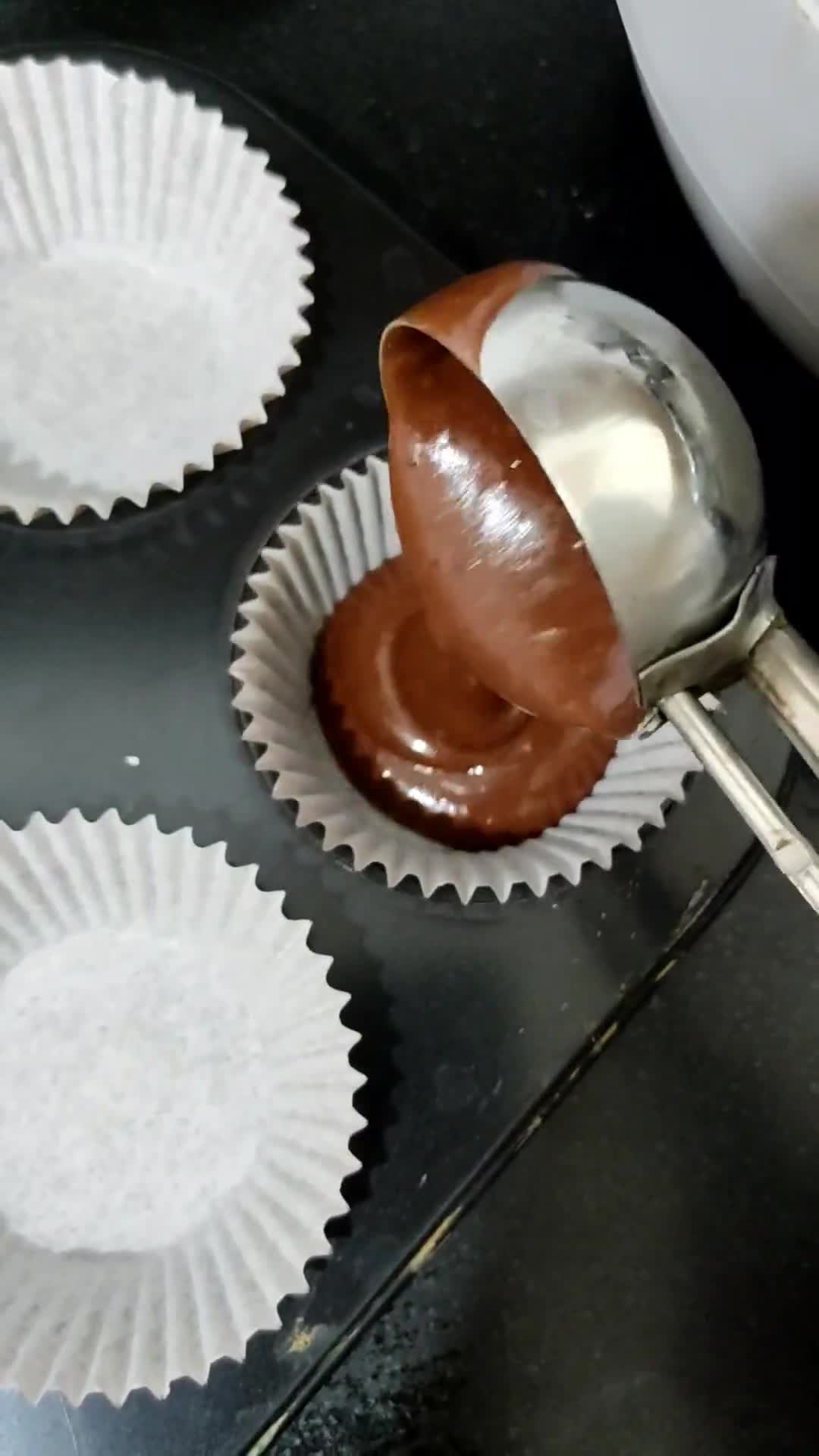 A picture of step 11 of Buttercream Chocolate Cupcakes.