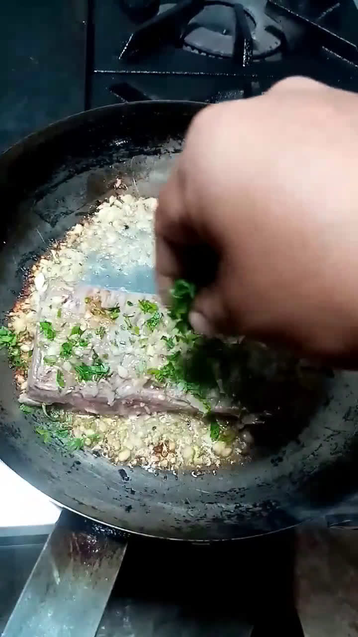 Foto del paso 4 de la receta: Filete de res al perejil, con papas rústicas