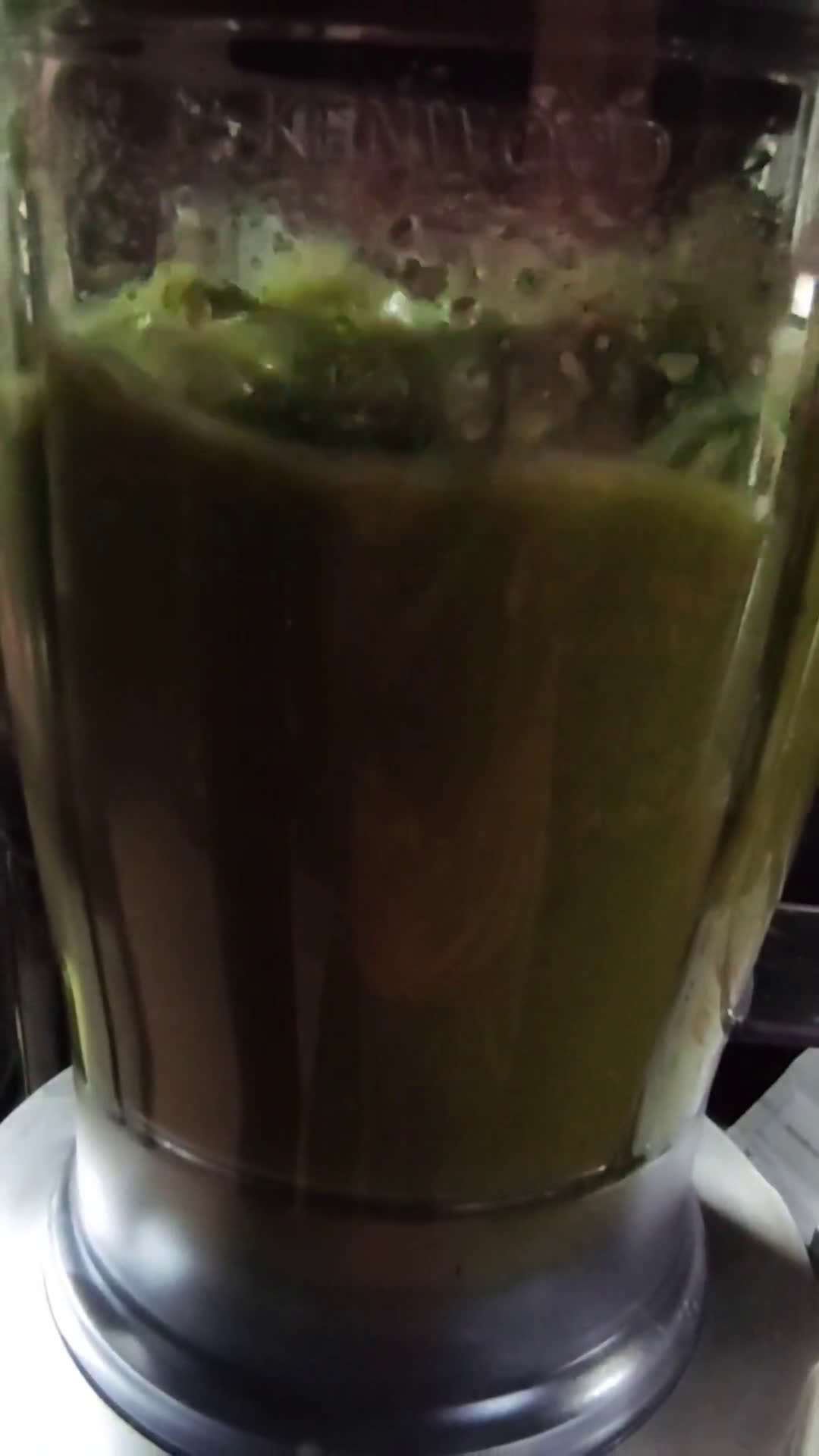 Foto langkah ke 2 dari resep Green Smoothies Pokcoy Timun Apel.