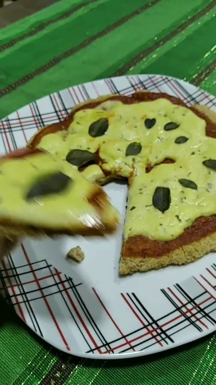 Foto del paso 7 de la receta: Pizza vegana express al sartén - con quesito veg - 🍕🍕:)