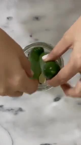 Foto del paso 1 de la receta: Pepinillos en vinagre keto