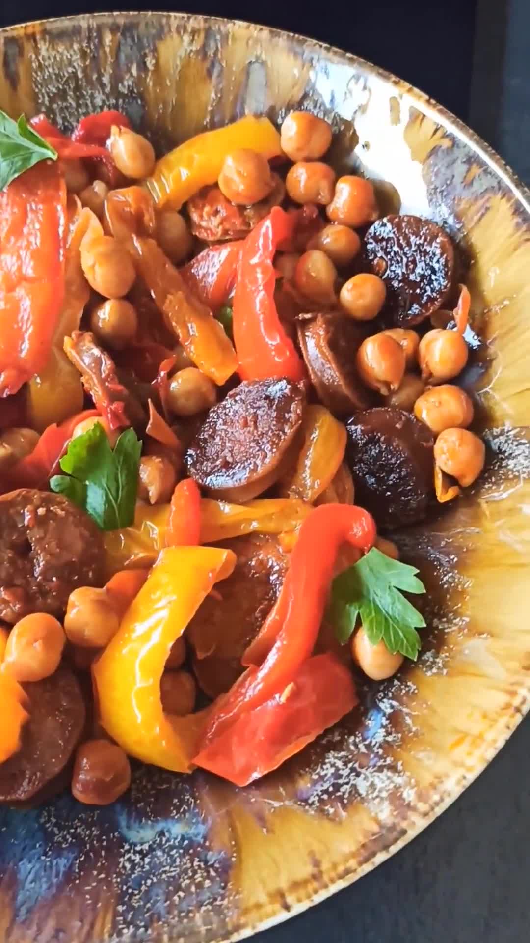 Une image de l'étape 3 de Poêlée de poivrons aux pois chiches et chorizo.