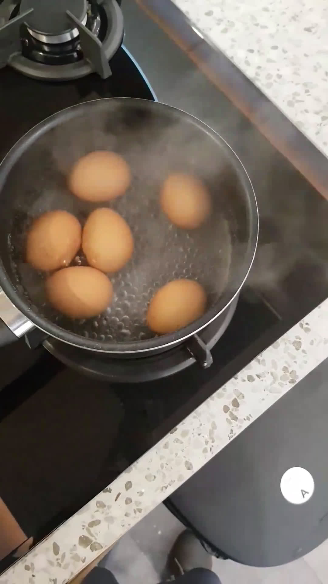 Foto langkah ke 2 dari resep Egg Mayo Sandwich.