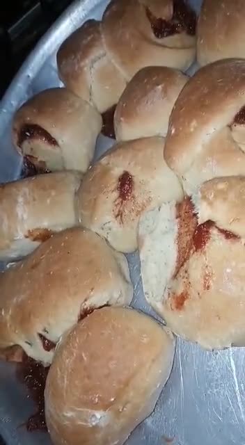 Foto del paso 7 de la receta: Pancitos dulces con membrillo
