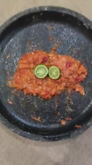 Foto langkah ke 4 dari resep Sambal Tomat Jeruk Limo.
