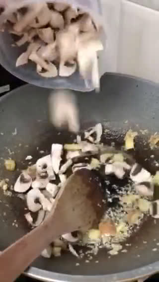 Foto langkah ke 2 dari resep NASI AYAM JAMUR ❤️✨.