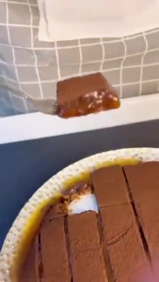 صورة لخطوة 5 من وصفة مكعبات الكراميل (كراميل كيوبس)