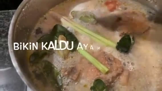 Foto langkah ke 1 dari resep Thai Chicken Soup.