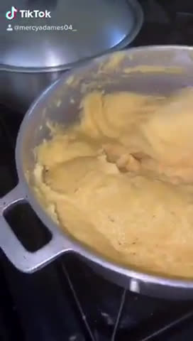 Foto del paso 3 de la receta: Arepa de maíz Dominicana