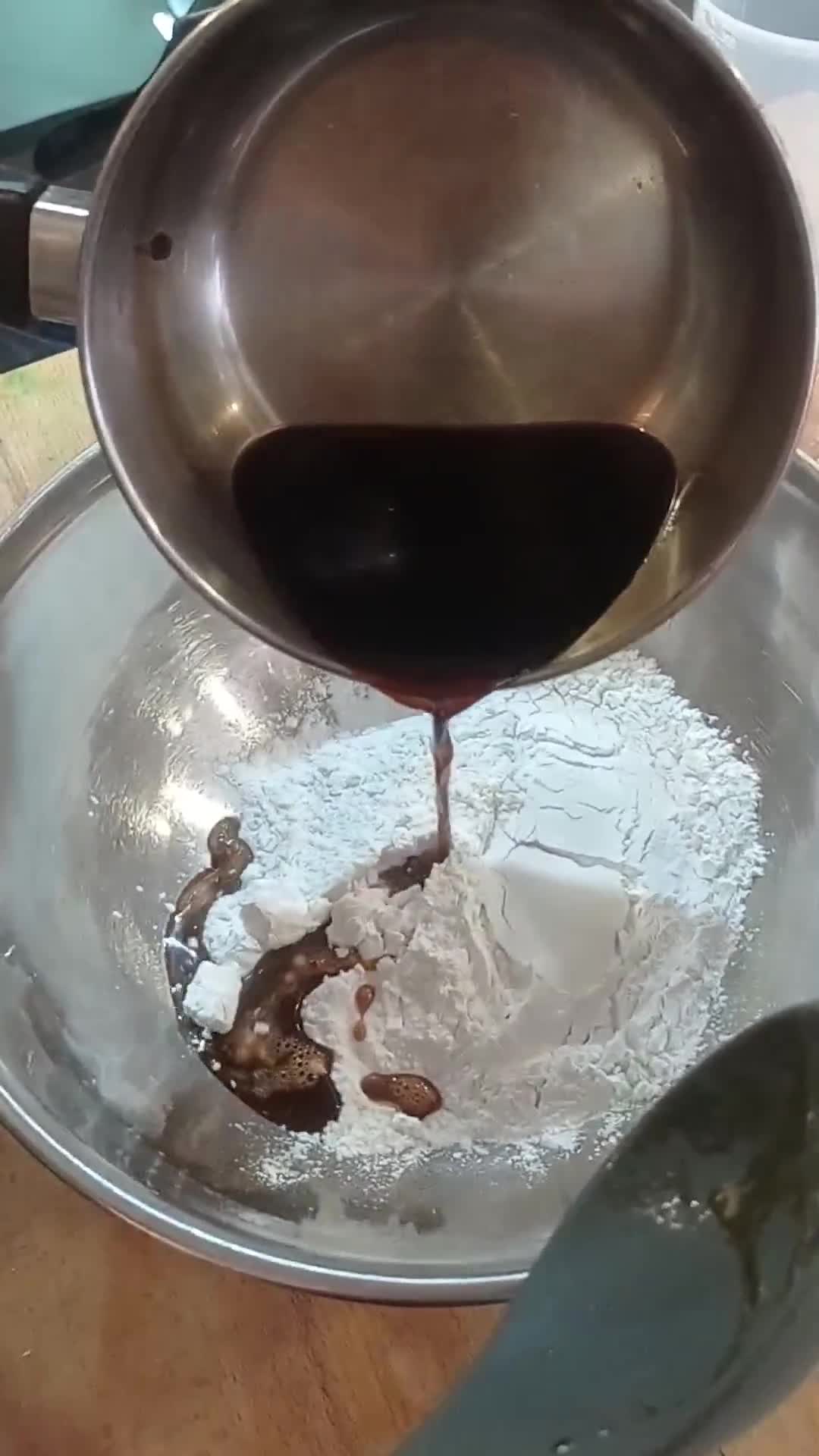 Foto langkah ke 5 dari resep Kue cincin gula merah.