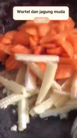 Foto langkah ke 1 dari resep Tumis wortel jagung muda.