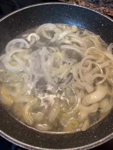 Foto del paso 4 de la receta: Cebolla caramelizada casera con margarina y sin azúcar
