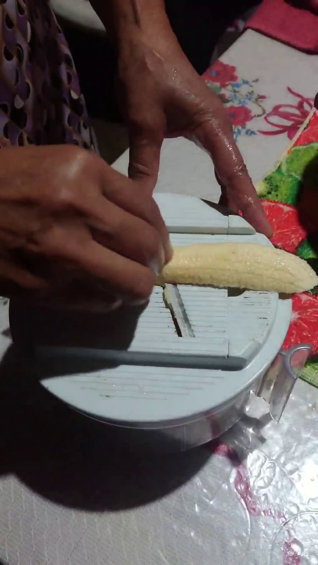 Foto del paso 4 de la receta: Plátanos morados fritos