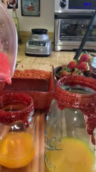 Foto del paso 5 de la receta: Smoothie de fresa escarchado con CHAMOY