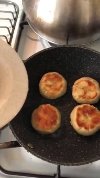 Foto langkah ke 8 dari resep Bakpia isi Sayur Sosis.