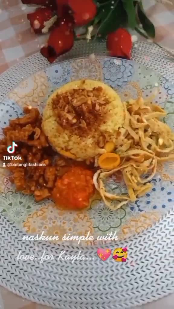 Foto langkah ke 5 dari resep Nasi kuning gurih tersimpel.