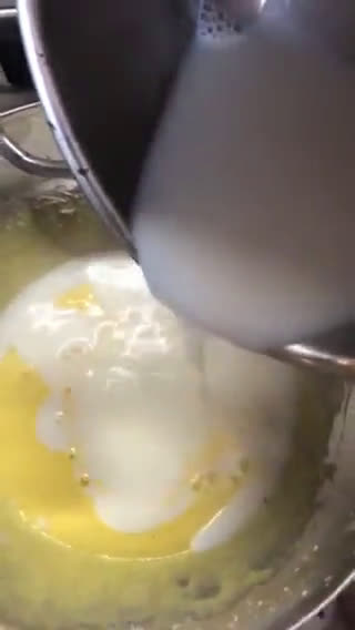 Foto del passaggio 3 della ricetta Crema pasticcera al caramello