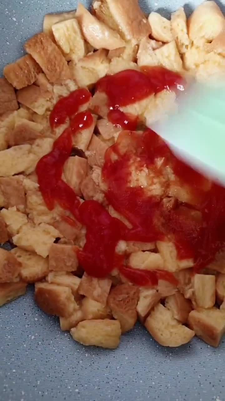 Foto langkah ke 4 dari resep Pizza Kulit Roti Tawar.