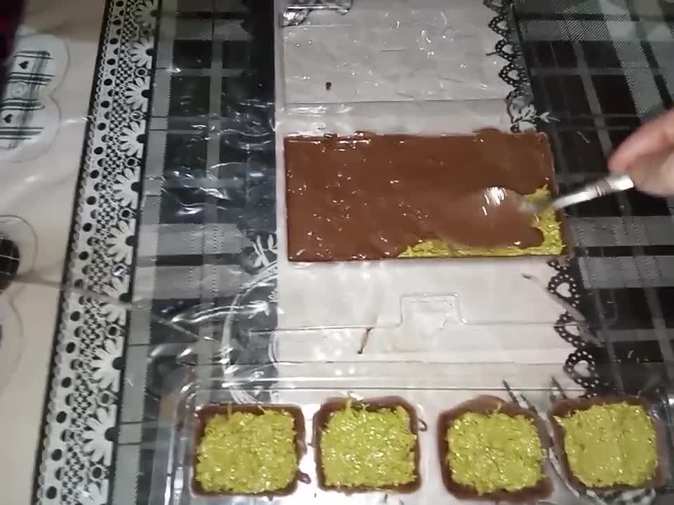 صورة لخطوة 6 من وصفة شوكولاتة دبي 🍫