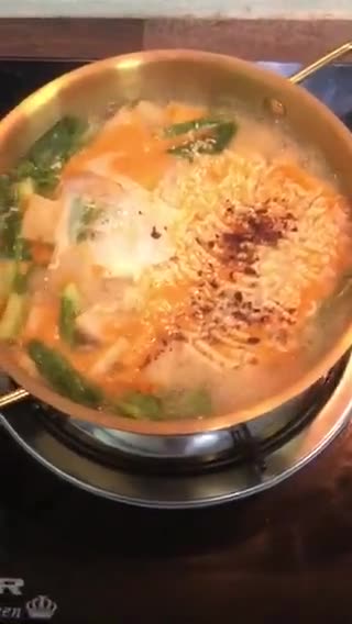 Gambar langkah 5 resipi Maggi Gara2 Kdrama “King The Land”.