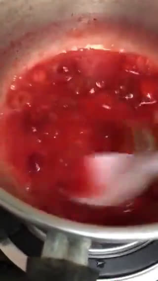 Foto langkah ke 5 dari resep Strawberry CHEESECAKE 🍓🧀 🎂.