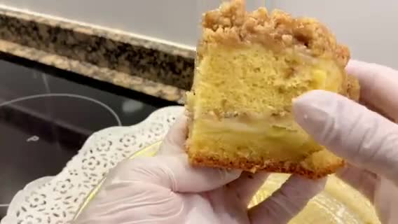 Foto del paso 17 de la receta: Pastel de manzana, pasas y nueces tipo alemán
