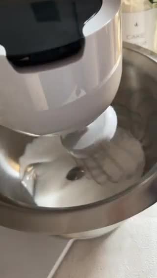 Foto langkah ke 5 dari resep Cake Potong.