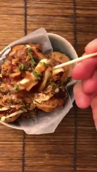 Foto del paso 11 de la receta: Takoyaki 🇯🇵 de pulpo 🐙 fáciles en sartén sin molde con salsa Tonkatsu Bulldog