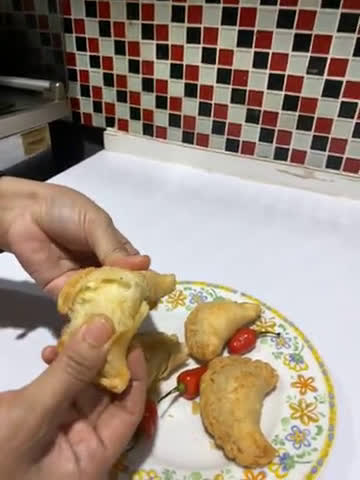 Foto langkah ke 8 dari resep PastelKulit renyah.