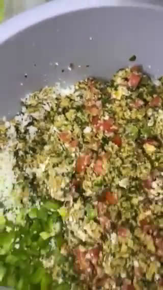 صورة لخطوة 3 من وصفة لزانيا محشيه بحشوة لذيذه من ابتكاري الخاص