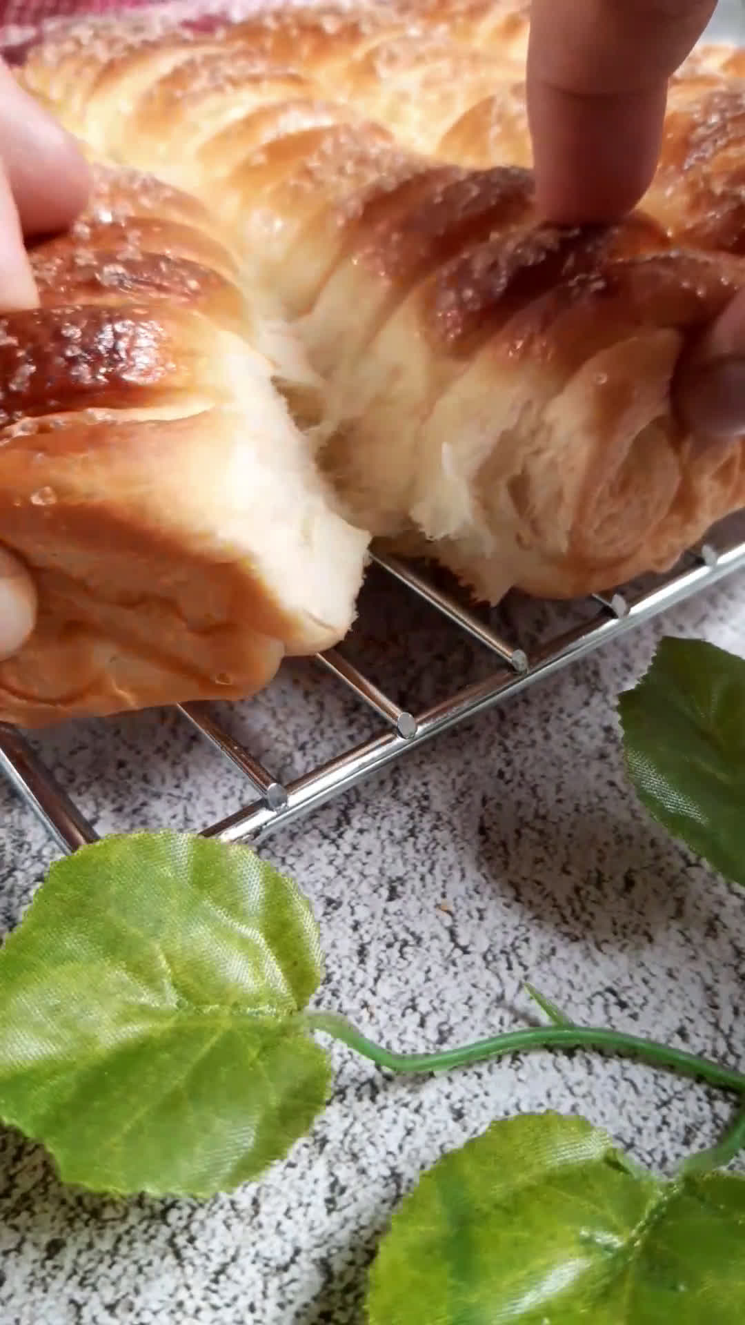 Foto langkah ke 5 dari resep Roti Coklat Pisang.