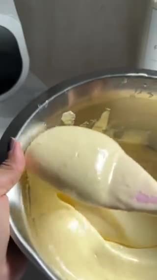 Foto langkah ke 3 dari resep Cake Potong.