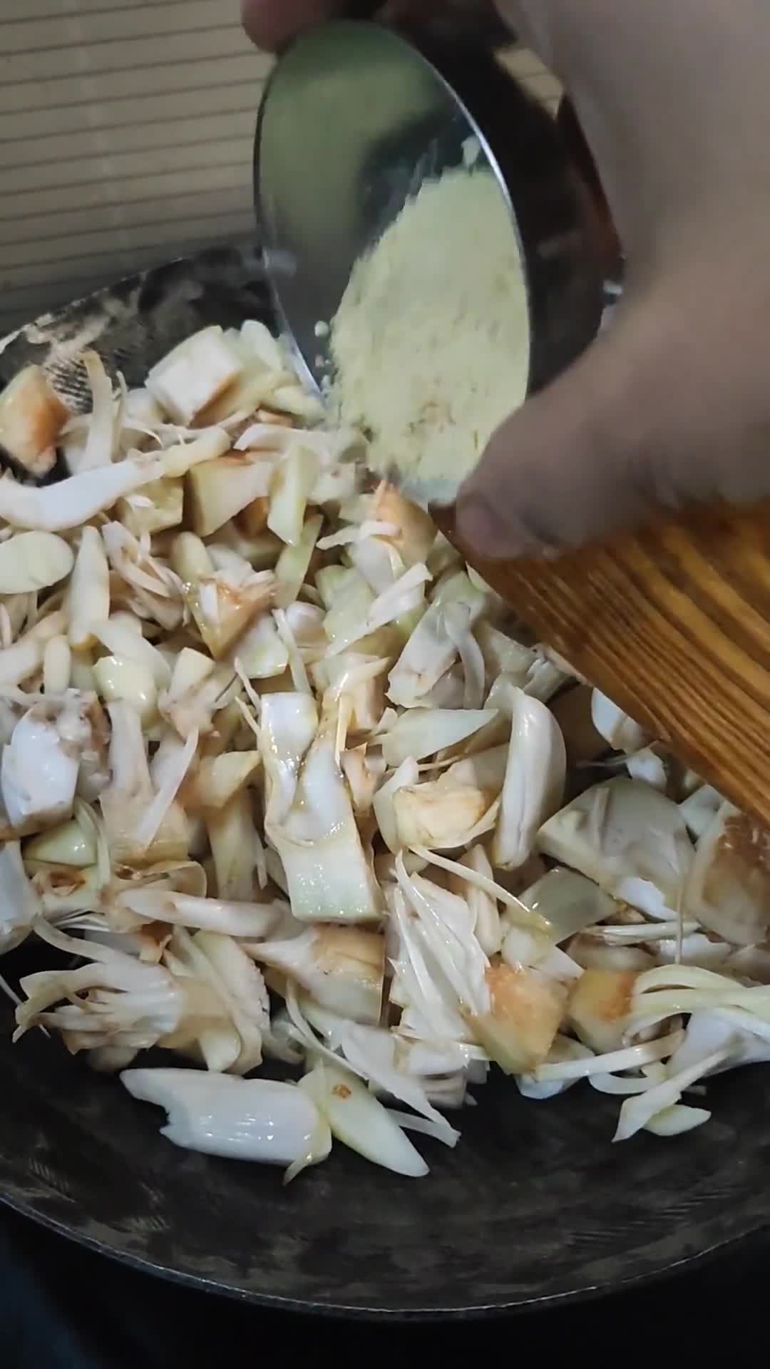 अचारी मसाला कटहल रेसिपी चरण 2 फोटो