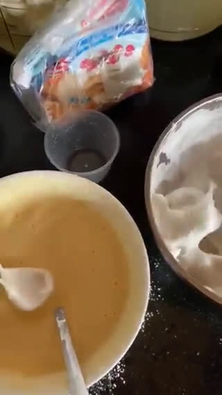 Hình bước làm 6 của món Bánh nướng chảo pancake siêu dễ (không cần lò nướng, không máy đánh trứng, không phới)